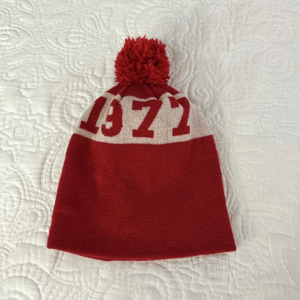 1977 Play Cloths Beanie Pompom Play Red Wool Blend